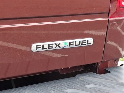 Used 2016 Ford F250 XLT w/ XLT Premium Package image 30