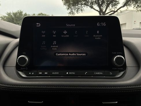 Used 2025 Nissan Rogue SV FWD image 30