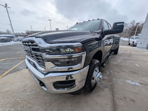 New 2026 RAM 3500 Tradesman image 9