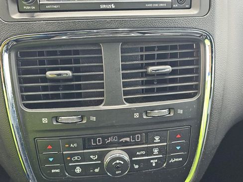 Used 2018 Dodge Grand Caravan GT FWD image 14