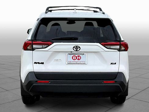 New 2025 Toyota RAV4 XLE image 4