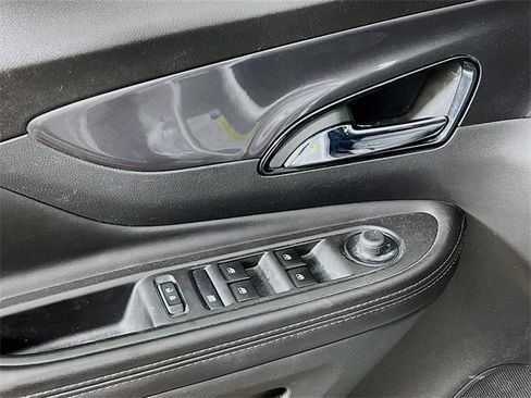 Used 2022 Buick Encore Preferred w/ Safety Package image 9