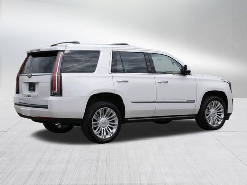 Used 2017 Cadillac Escalade Platinum AWD/4WD image 7