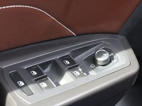 Used 2022 Volkswagen Atlas SEL Premium image 21