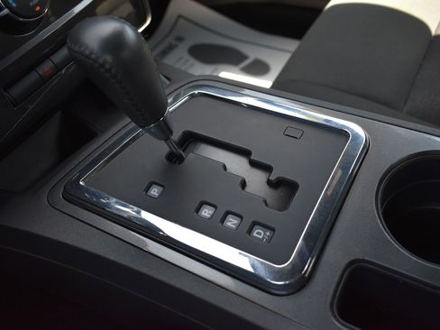 Used 2009 Dodge Challenger R/T w/ Sound Group RWD image 26