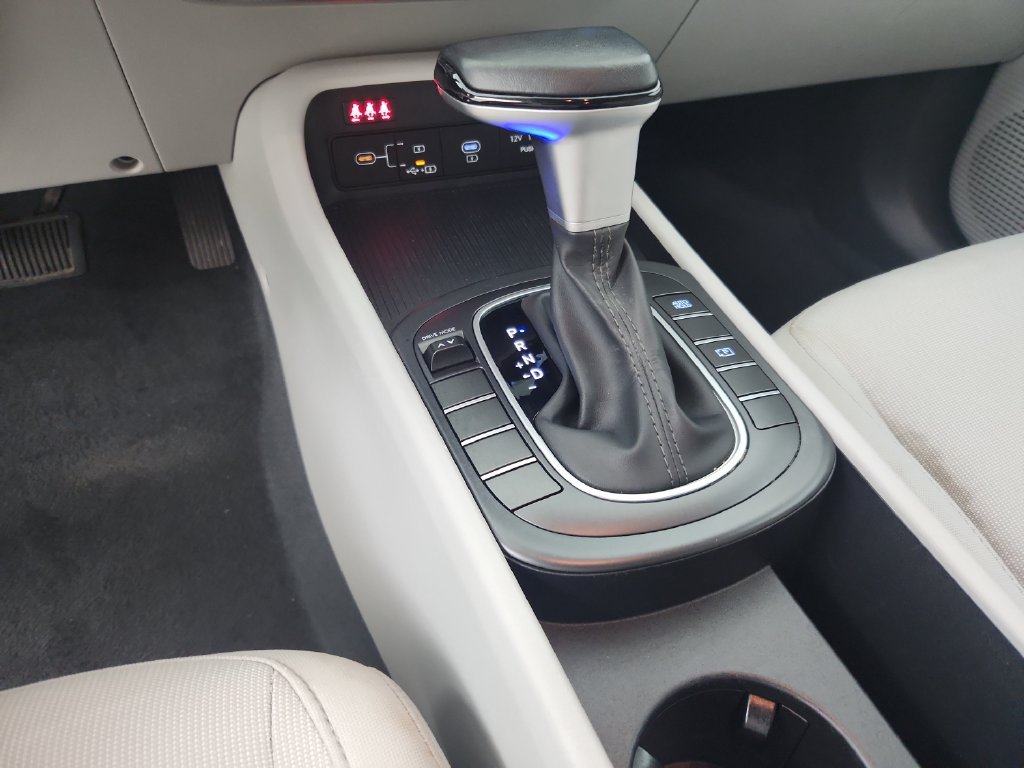 Used 2025 Hyundai Kona SEL FWD image 30