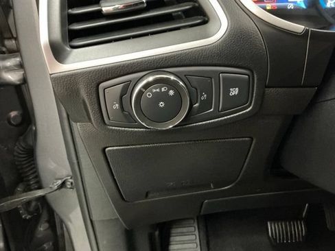 Used 2021 Ford Edge SE FWD image 17