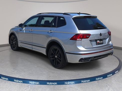 Used 2022 Volkswagen Tiguan SE R-Line FWD image 8