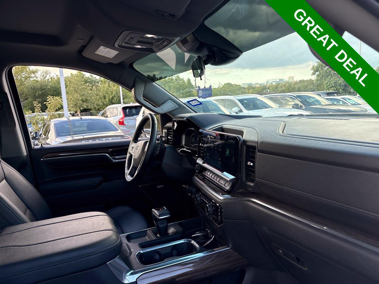 Used 2025 Chevrolet Silverado 1500 RST AWD/4WD image 15