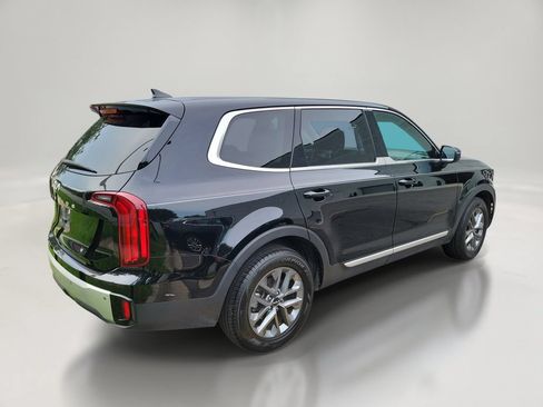 Used 2024 Kia Telluride LX FWD image 3