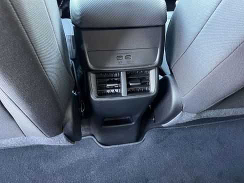 Used 2025 Chevrolet Equinox LT image 23