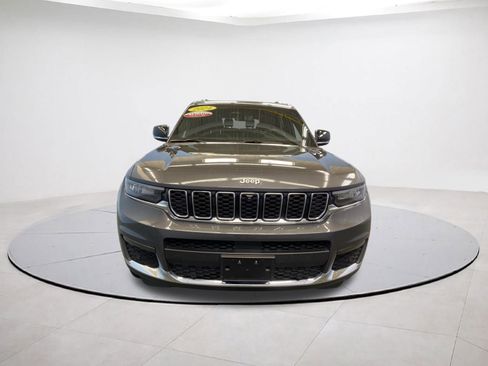 Used 2024 Jeep Grand Cherokee L Limited w/ Luxury Tech Group II image 2