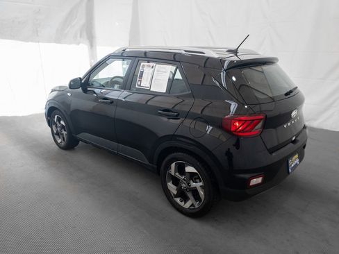 Used 2024 Hyundai Venue SEL image 5
