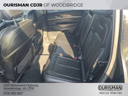 Used 2023 Jeep Grand Cherokee Limited AWD/4WD image 5