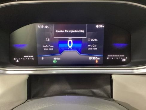 Certified 2025 Volkswagen Taos SE image 8