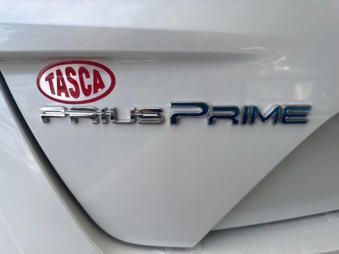 Used 2019 Toyota Prius Prime Plus FWD image 6