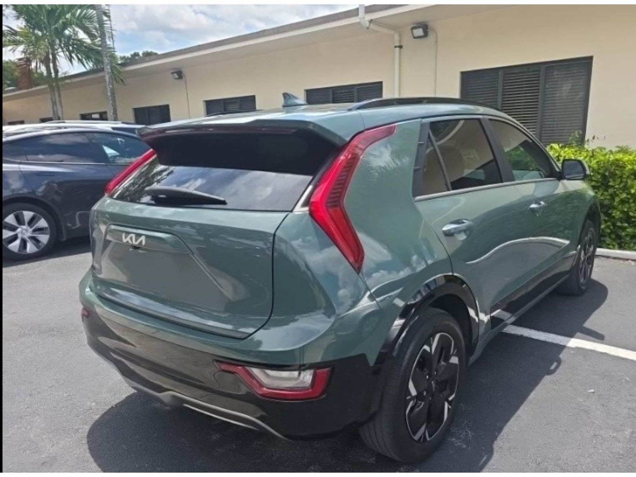 Used 2023 Kia Niro Wave FWD image 3