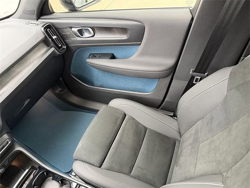 Used 2023 Volvo C40 P8 Recharge Ultimate image 16