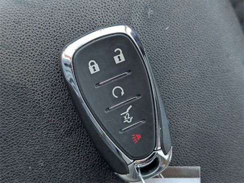 Used 2020 Chevrolet Equinox LT image 29