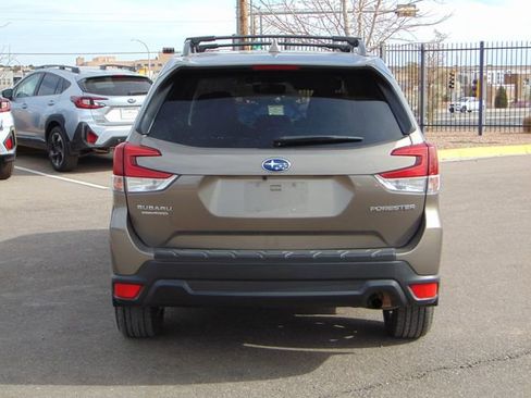 Used 2019 Subaru Forester Premium image 5