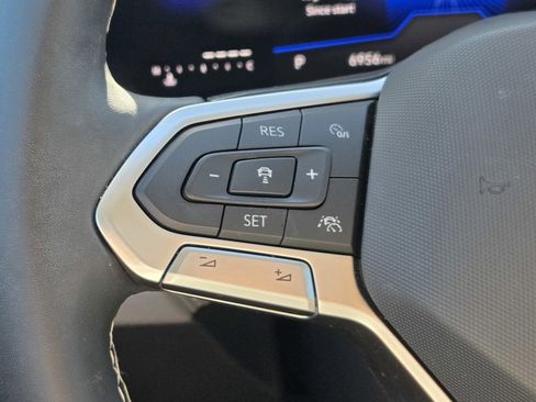 Used 2024 Volkswagen Taos SE w/ Panoramic Sunroof Package image 19