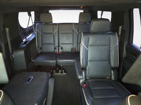 Used 2021 Cadillac Escalade ESV Premium Luxury w/ Driver Assist Tech Package AWD/4WD image 34