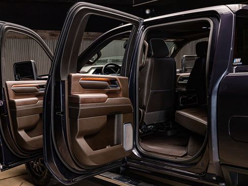 Used 2024 GMC Sierra 3500 Denali w/ Denali Reserve Package image 31