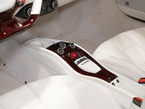 Used 2010 Ferrari 458 Italia Coupe RWD image 35