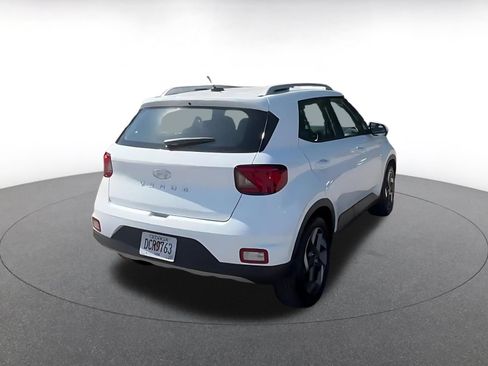 Used 2025 Hyundai Venue SEL FWD image 15