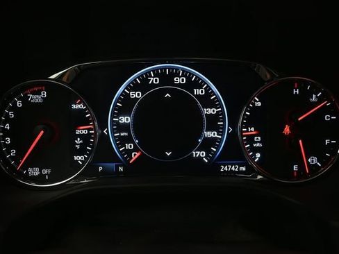 Used 2023 GMC Acadia SLT w/ Technology Package AWD/4WD image 9