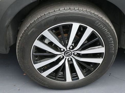 Used 2023 Nissan Pathfinder Platinum image 5