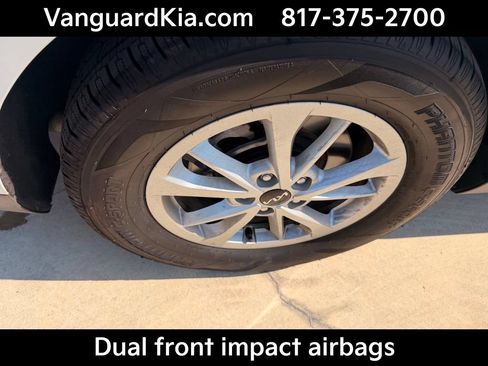 Certified 2024 Kia Carnival LX FWD image 10