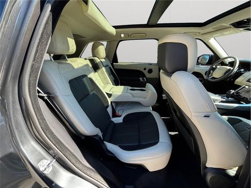 Used 2019 Land Rover Range Rover Sport HST image 47