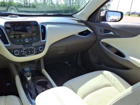 Used 2024 Chevrolet Malibu LT FWD image 6