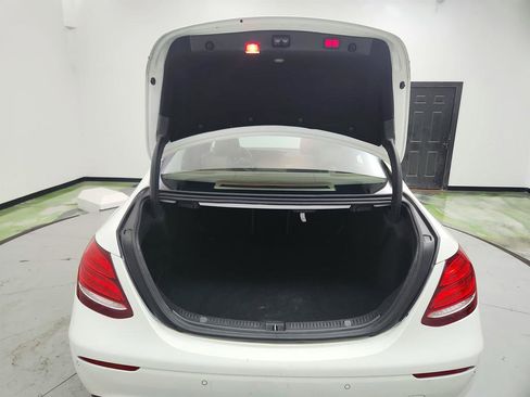 Used 2017 Mercedes-Benz E 300 4MATIC image 30