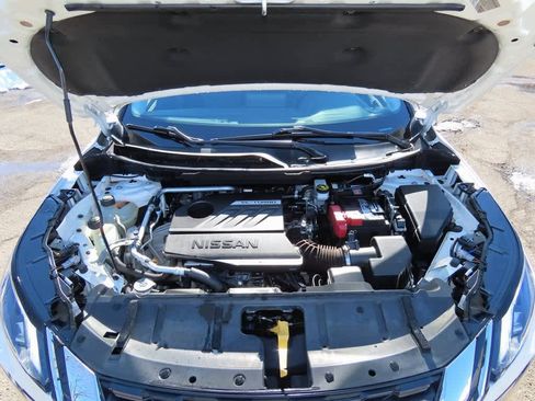 Used 2023 Nissan Rogue SV image 10