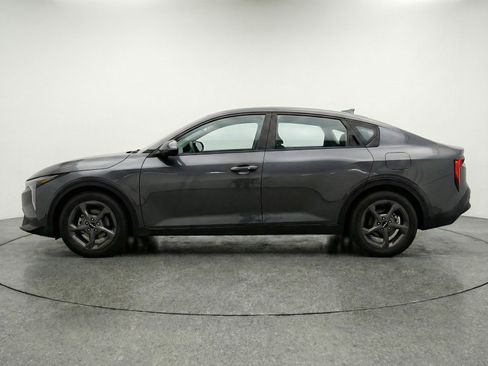 Used 2025 Kia K4 LXS image 5