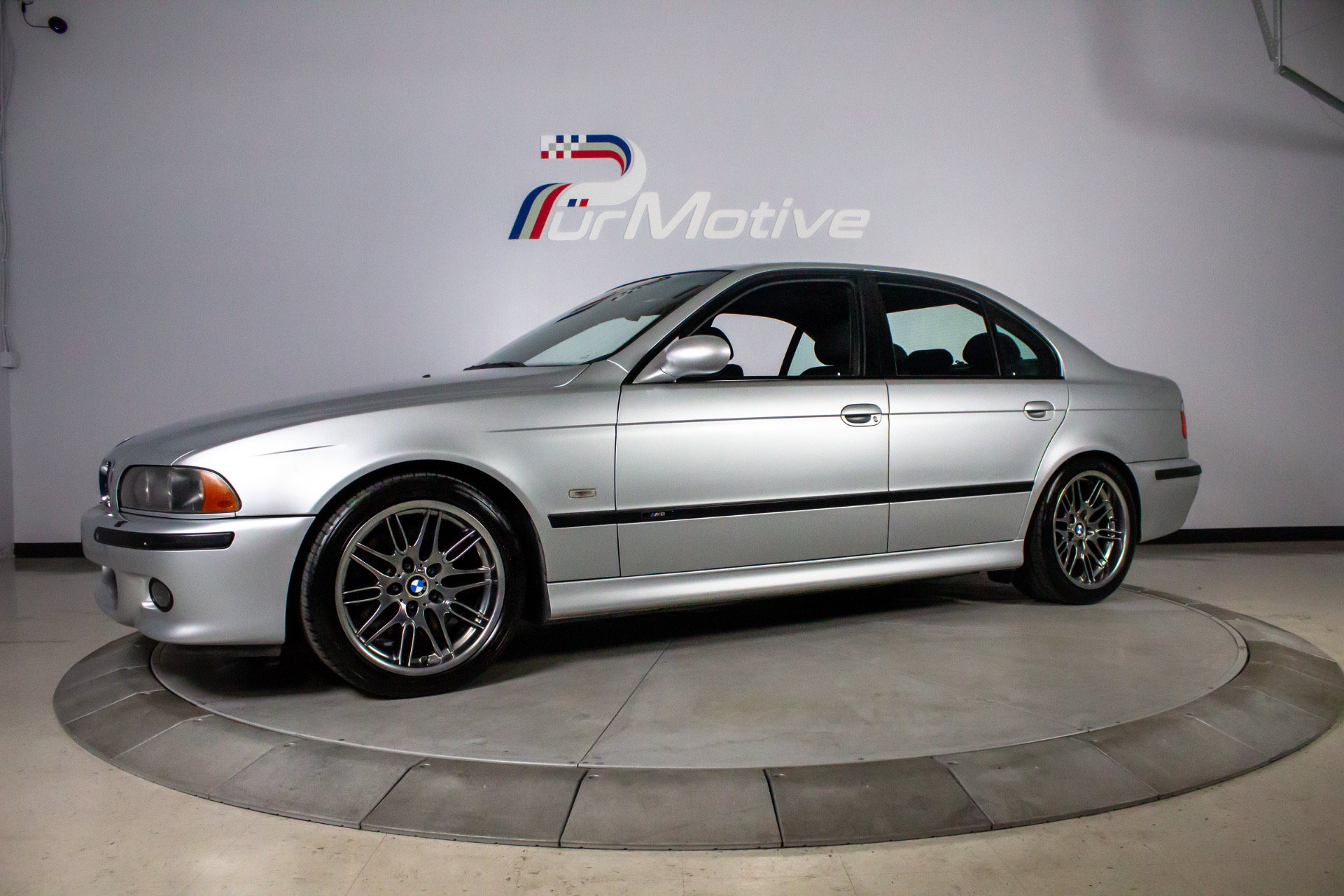 Used 2002 BMW M5 RWD image 1