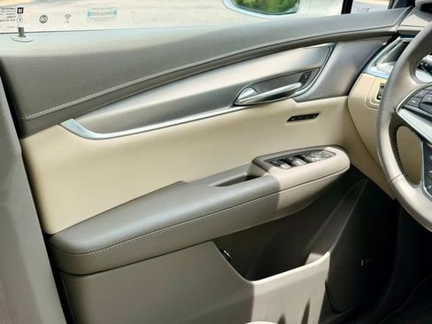 Used 2020 Cadillac XT5 Premium Luxury AWD/4WD image 21