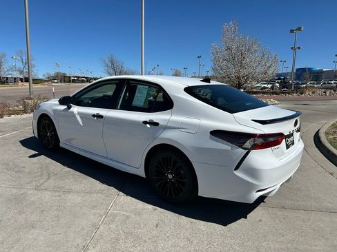 Used 2022 Toyota Camry SE w/ Carpet Mat Package (TMS) FWD image 5