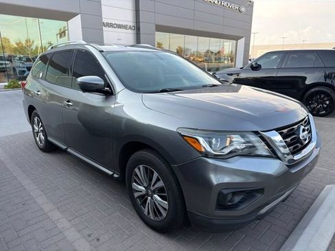 Used 2019 Nissan Pathfinder SL AWD/4WD image 9