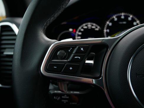 Used 2021 Porsche Cayenne E-Hybrid image 29