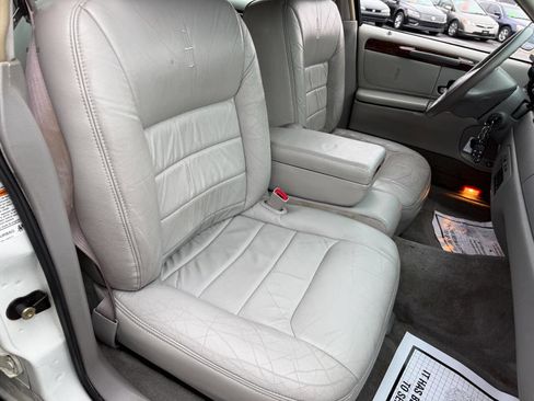 Used 2000 Lincoln Town Car Executive image 27