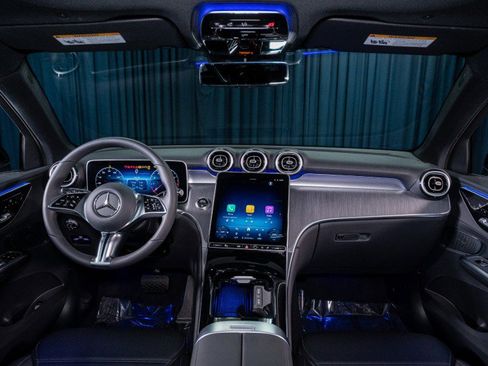 Used 2026 Mercedes-Benz GLC 300 4MATIC image 26