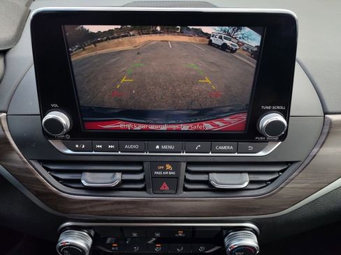 Used 2024 Nissan Altima 2.5 SV image 8