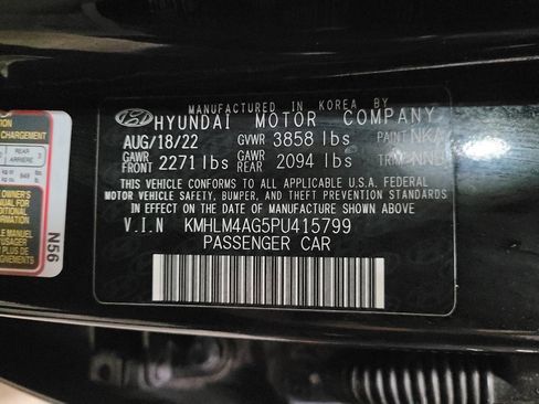 Used 2023 Hyundai Elantra SEL image 33