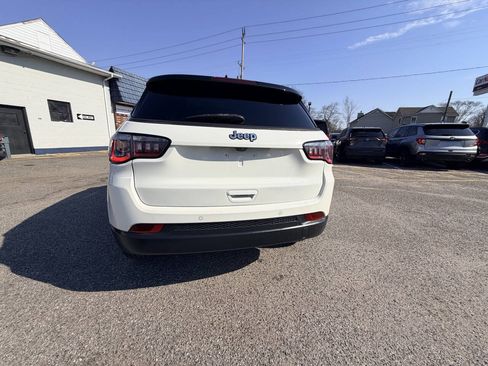 Used 2018 Jeep Compass Sport FWD image 40