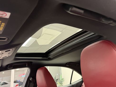 Used 2018 Lexus IS 350 F Sport image 37