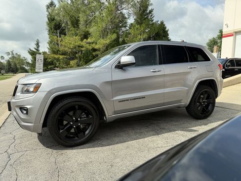 Used 2015 Jeep Grand Cherokee Altitude AWD/4WD image 4