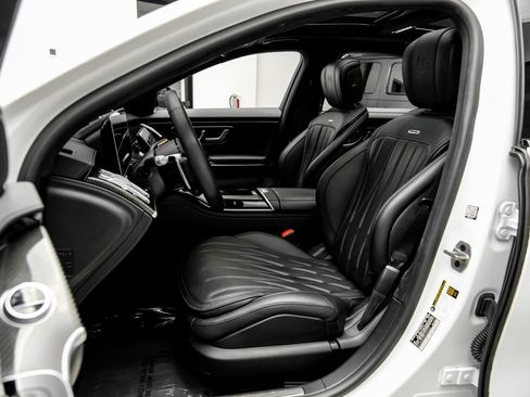 Used 2024 Mercedes-Benz S 63 AMG S w/ Carbon Fiber Exterior Package image 41